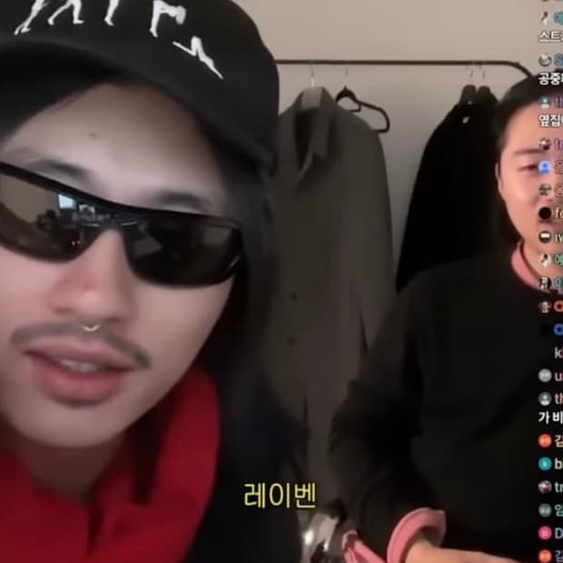 레이벤 발로라마 선글라스 제니 착용