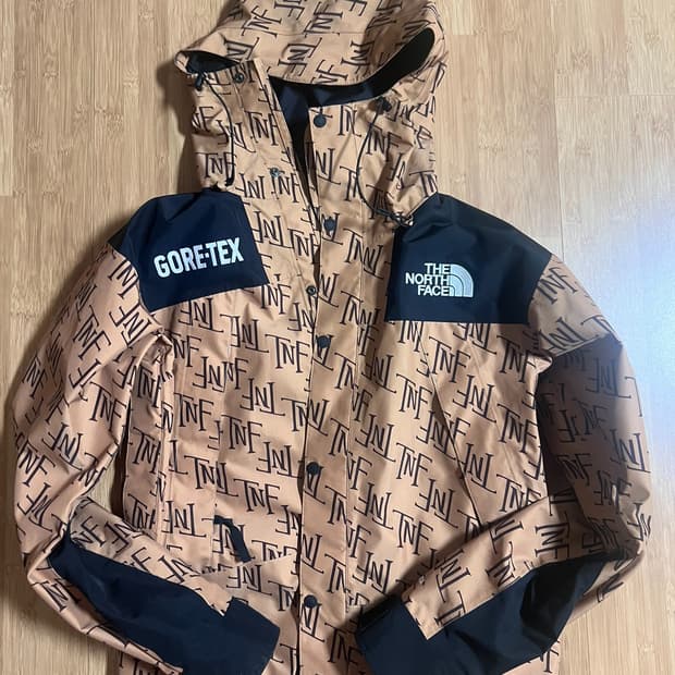 노스페이스 바람막이 tnf 한정판