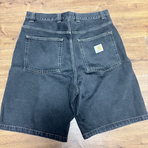 칼하트wip 브랜든 쇼츠 블랙스톤워시