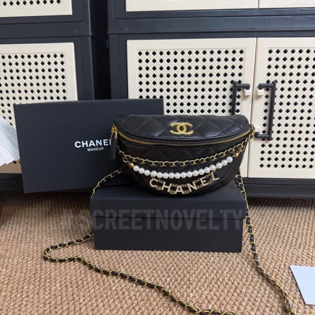 샤넬 VIP 진주 레터링 힙색 메신저백 크로스 체인백 