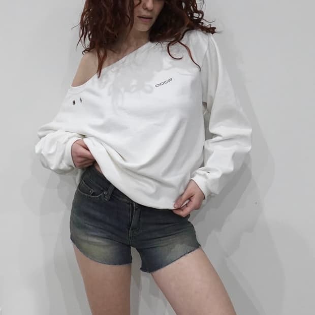 오도어 맨투맨 (블랙)