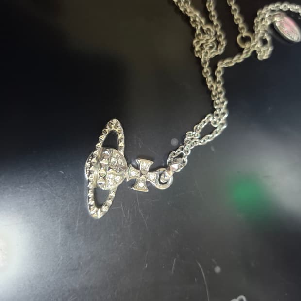 비비안웨스트우드 메이페어 바스 릴리프 목걸이 실버