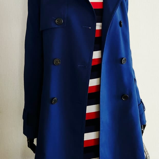 네이비 트렌치코트 