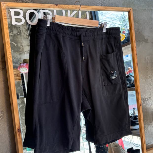 C.P company  조깅 버뮤다 팬츠