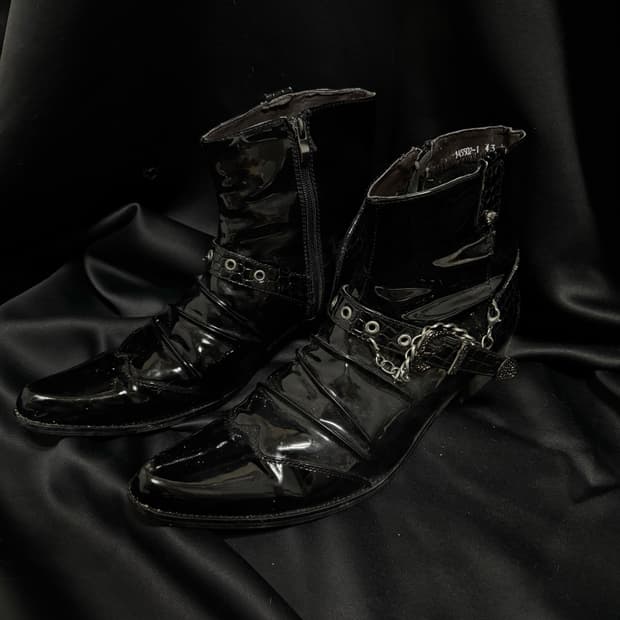 “Unknown” 00’s Design Chain&Buckle Boots