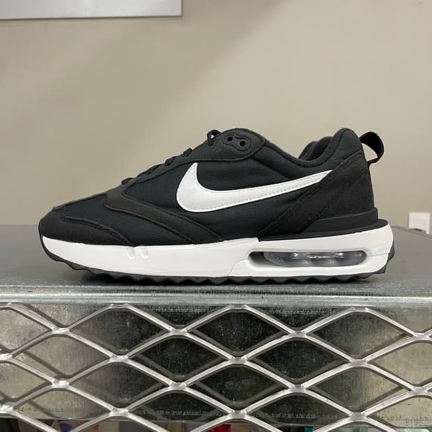 나이키 에어맥스 던 블랙 서밋 화이트 245