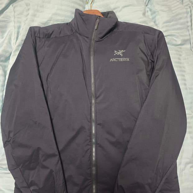 아크테릭스 아톰 ar 블랙 m사이즈