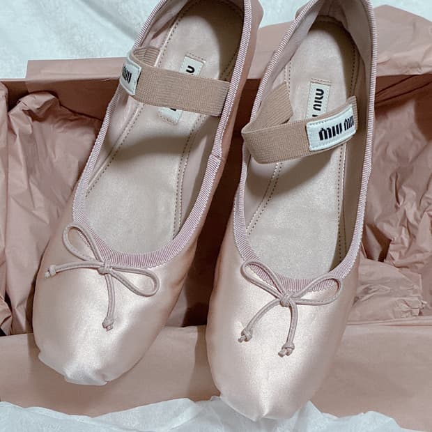 미우미우 발레리나 새틴 슈즈 38사이즈