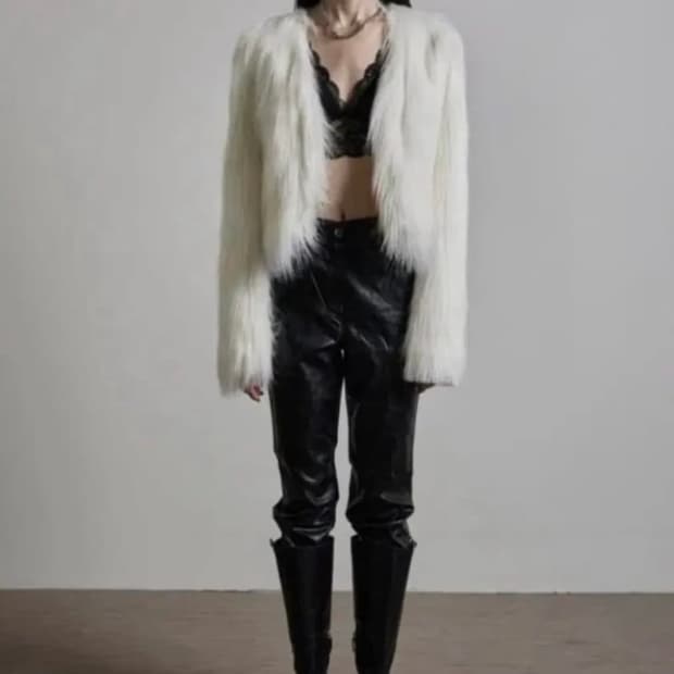 보헤미안서울 퍼자켓 화이트 거의새것