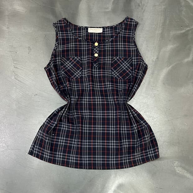  버버리 노바체크 슬리브리스 탑 y16351