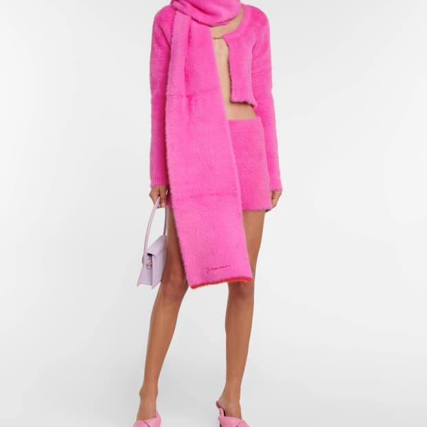 Jacquemus Neve Fluffy Scarf 'Pink'