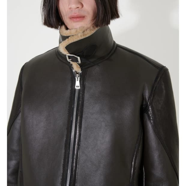 아워레가시 무스탕