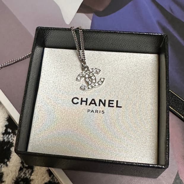 정품 샤넬 CC 로고 목걸이 은색