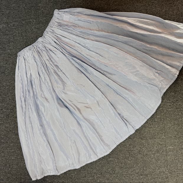 갈레고 데스포르테스 블루 스트라이프 스커트