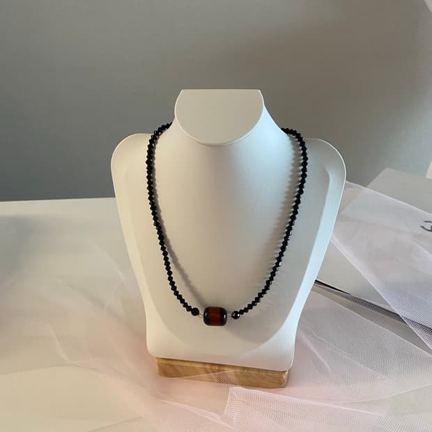 빈티지 블랙 컷팅 비즈 네크리스 