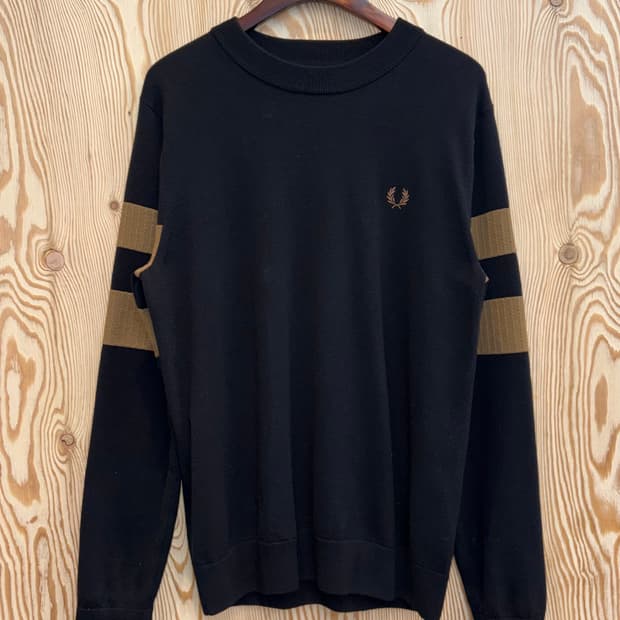 프레드페리 팁드 슬리브 크루넥 니트 