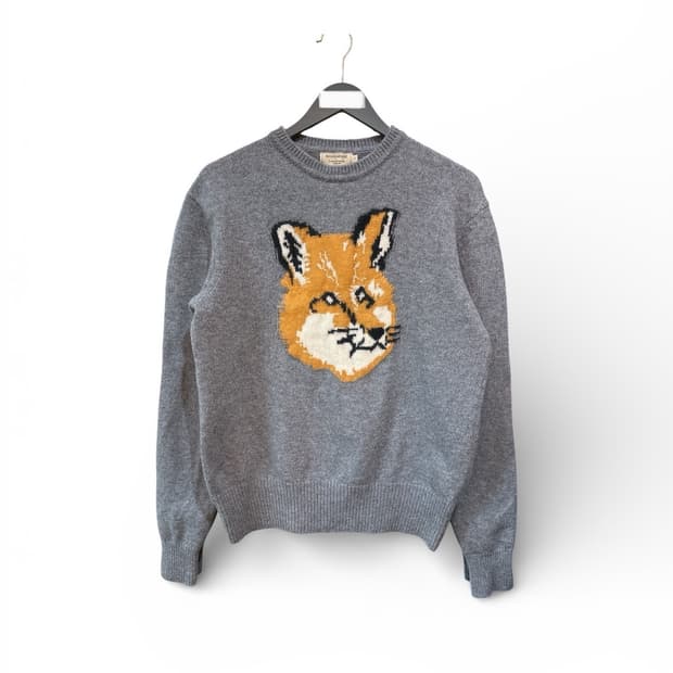 메종 키츠네 빅 폭스 헤드 라운드넥 니트