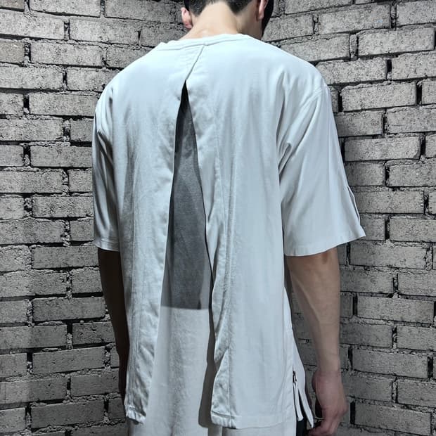 송지오 옴므 백 레이어드 히든 프린팅 티셔츠