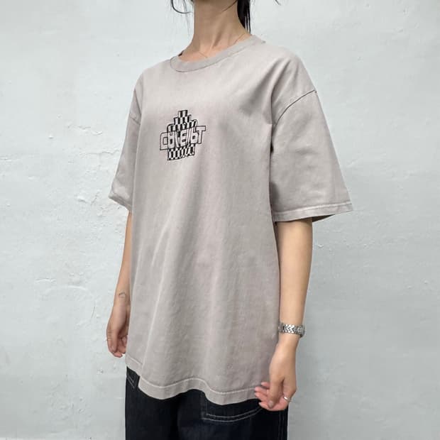 카브엠트(CAV EMPT) 22ss 라이트그레이 양면 자수 크루넥 반팔