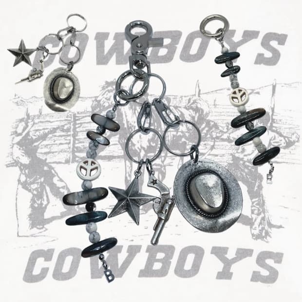 COWBOY N GIRL KEYRING