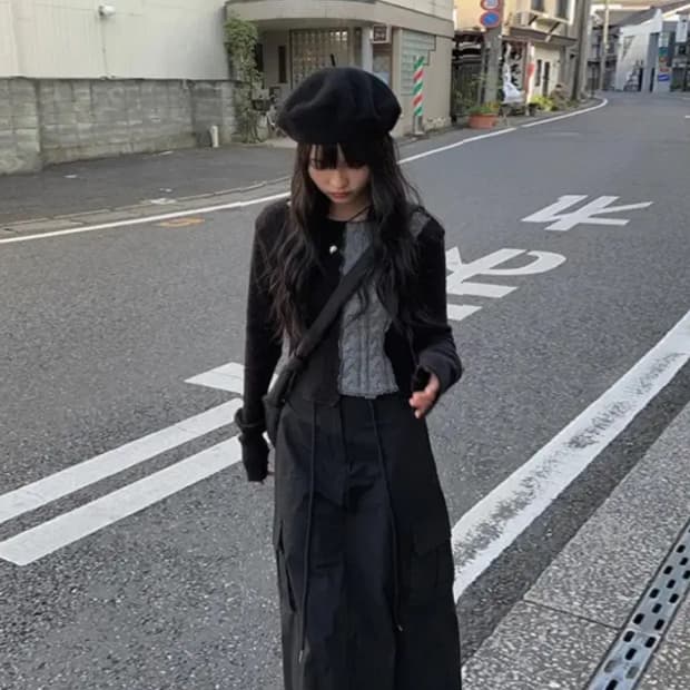 애니원모어 자나 꽈배기 배색 크롭 니트 블랙