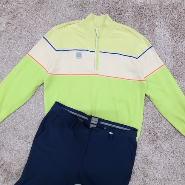 먼싱웨어  방풍니트