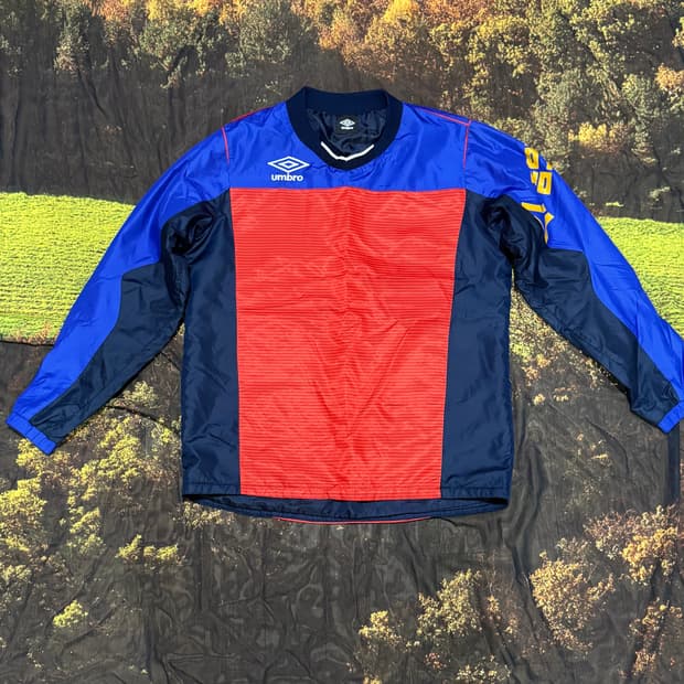 UMBRO 누빔 패딩 소재 웜업 맨투맨 S