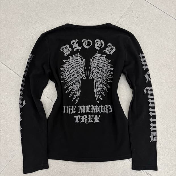 글리터 레터링 날개 롱슬리브