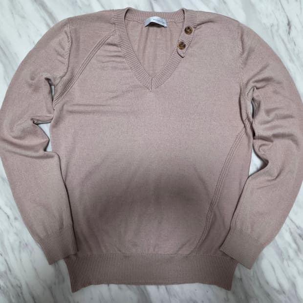 우영미 솔리드옴므 브이넥 니트