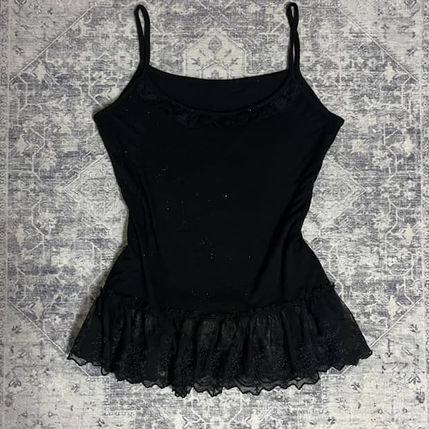 Dark Romantic Lace Ruffle Sleeveless