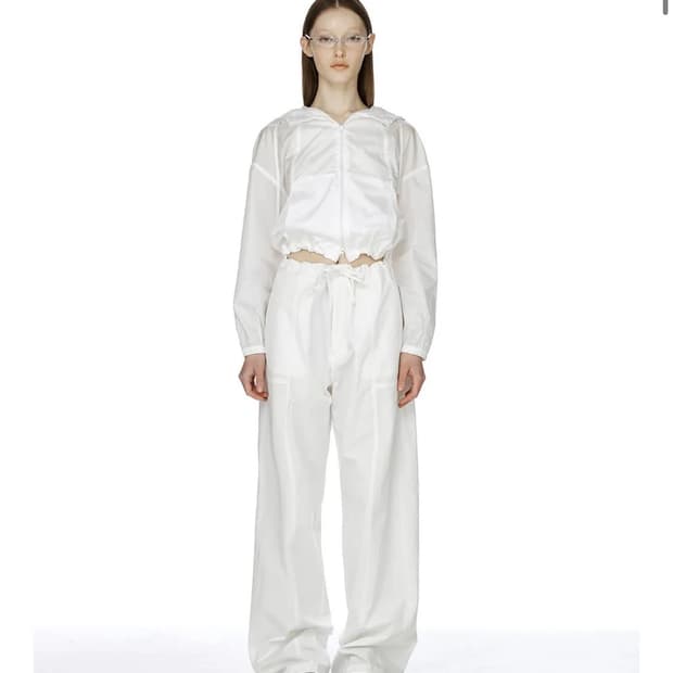 버뮬라 글로시 후드 아노락 화이트