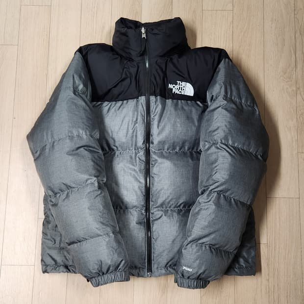 노스페이스 신형 눕시 700 패딩 회색 (해외판) XL