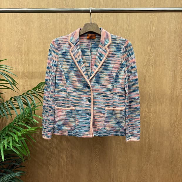 미쏘니 테일러드 자켓 핑크 파이핑 패치 포켓 디테일 핑크