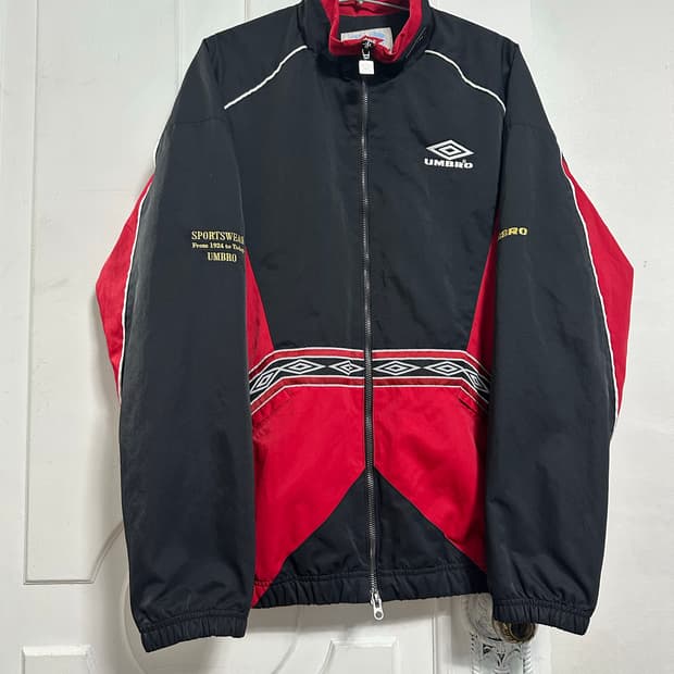 엄브로 HBL 헤리티지 바람막이