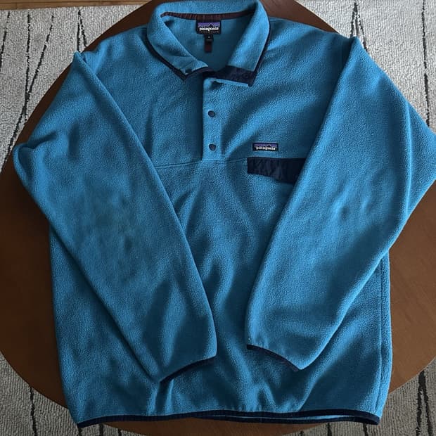 파타고니아 신칠라 스냅T 솔리드 블루