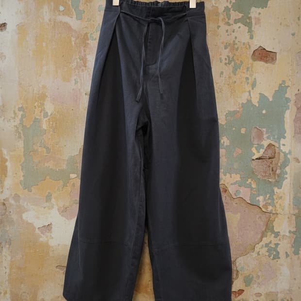 다크 그레이 와이드 밴딩 팬츠 Free