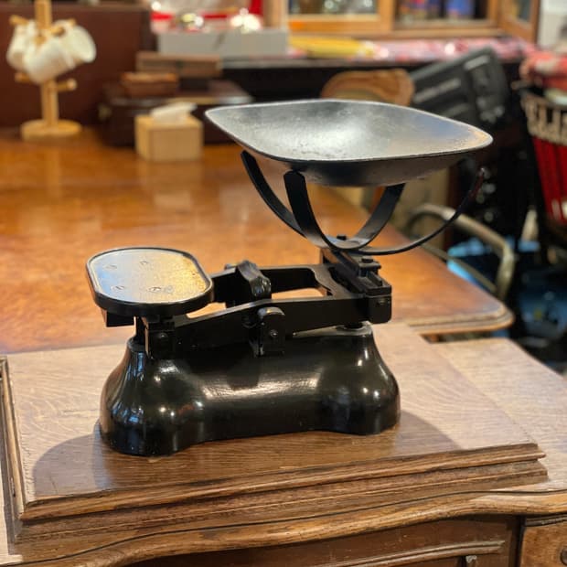 빈티지 주물 저울