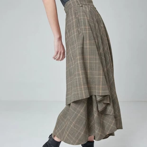 한섬 시스템 SYSTEM 2022 언발란스 헴 스커트 64-94사이즈