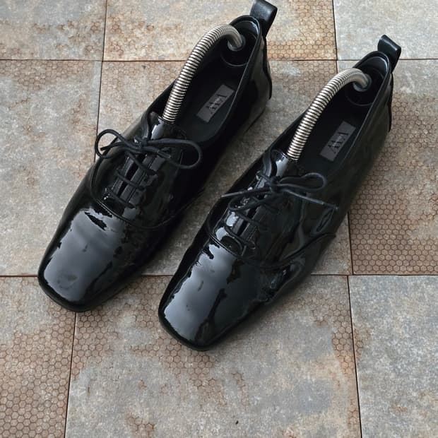 (240)베라왕 에나멜 플랫 슈즈