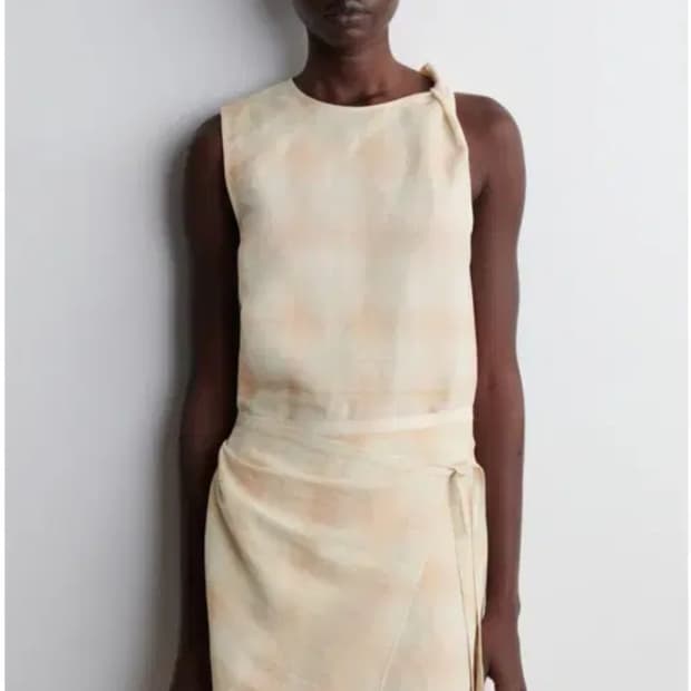 코스 체크 트위스티드 숄더 탑 34