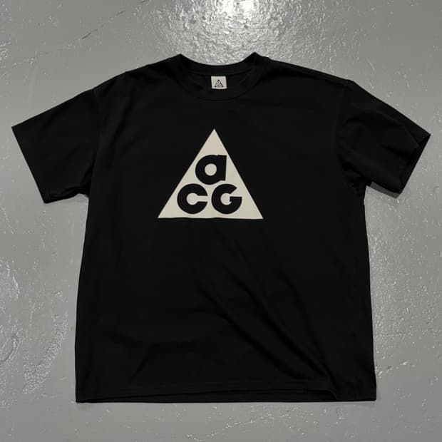 나이키 ACG 블랙 티셔츠