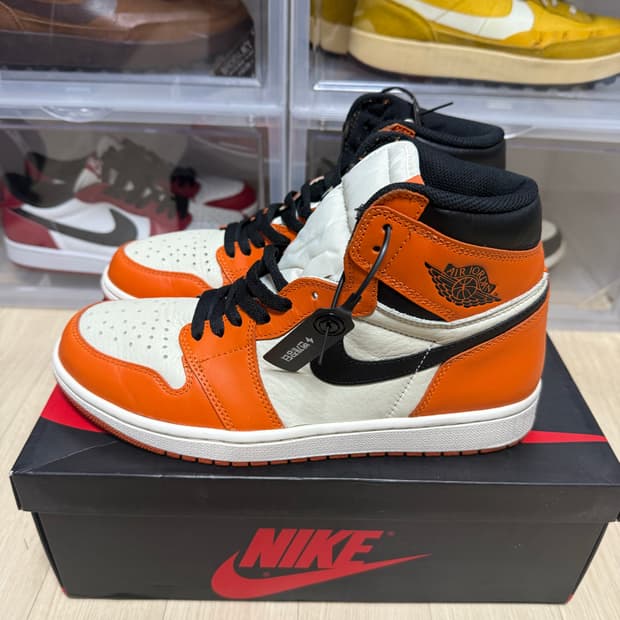 조던 1 레트로 하이 OG 리버스 쉐터드 백보드 265