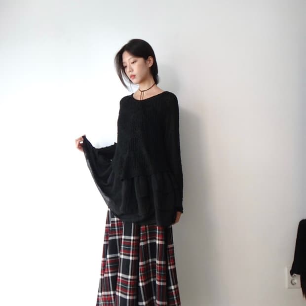 Frill layered knit / black