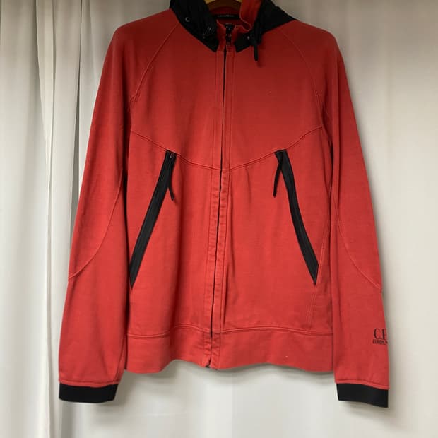 cp컴퍼니 고글 후드 집업 레드 105사이즈