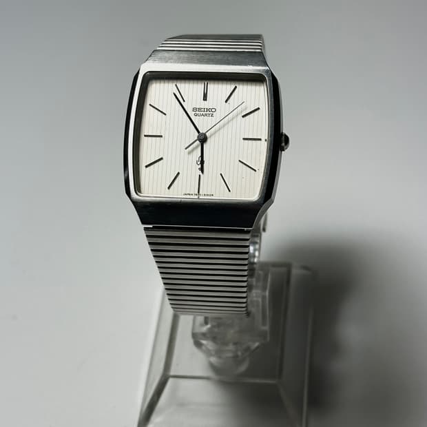 SEIKO quartz square