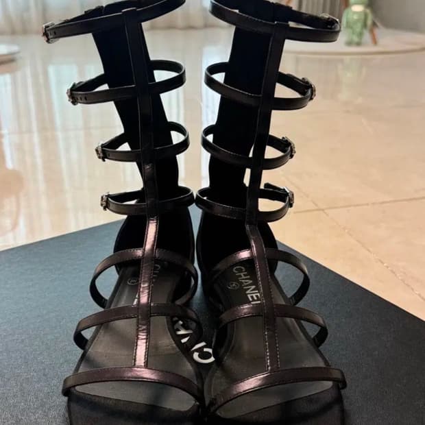 샤넬글레디에이터샌들