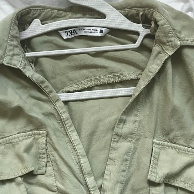 자라 카키 셔츠 (주름 펴서 드림)