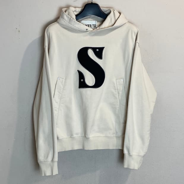 세터 로고 패치 후드 스웻셔츠