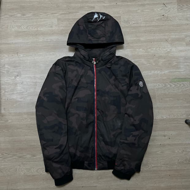 몽클레어 몽클레르 밀리터리 후드 패딩 점퍼 [카모플라쥬] 2XL/110