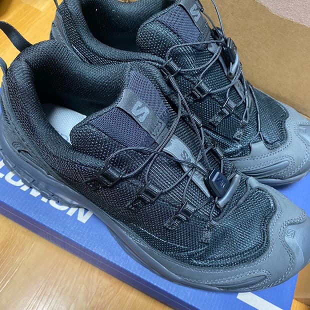 살로몬 x 정 리 XA 프로 3D 블랙 아스팔트